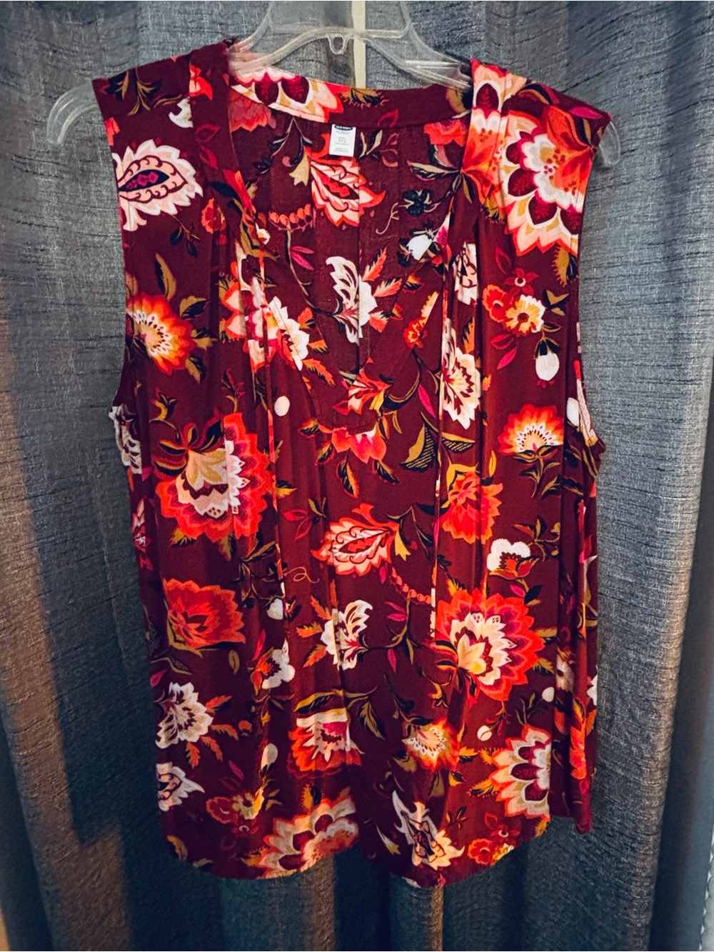 Old Navy Burgundy Floral V-Neck Sleeveless Camisole Tall